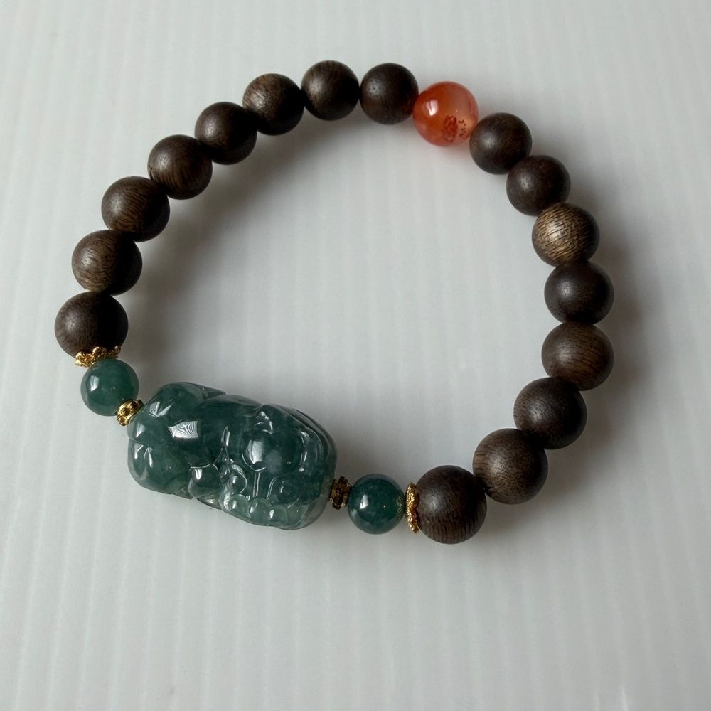 Natural Green Jadeite Pixiu Aloeswood Bracelet Nanhong Bead Wealth Protection